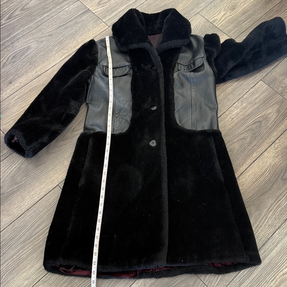 One of a kind Black genuine leather and Faux Fur Coat - Picture 12 of 17